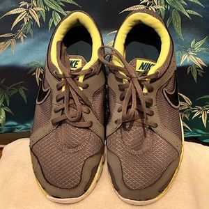 Nike Flex runner shoes